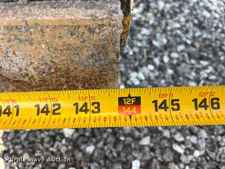 image for item EK8965 2006 International  7400 dump truck