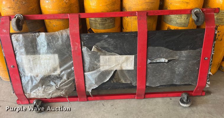 image for item EK8973 Approximately 25 air tanks