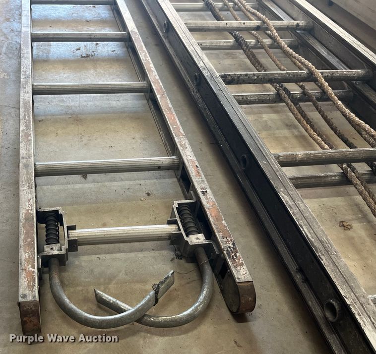 image for item EK8975 Ladders