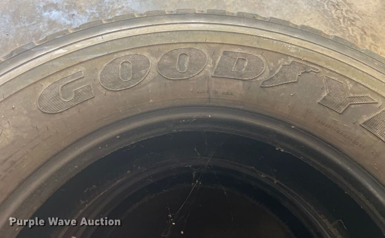 image for item EK8976 (2) 11R22.5 tires