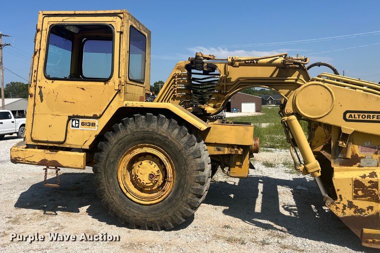 image for item EK8982 1982 Caterpillar  613B scraper