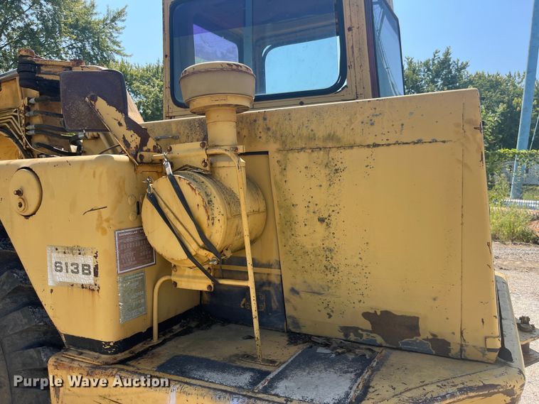 image for item EK8982 1982 Caterpillar  613B scraper