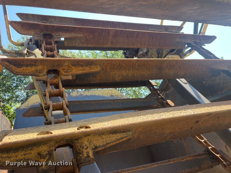 image for item EK8982 1982 Caterpillar  613B scraper