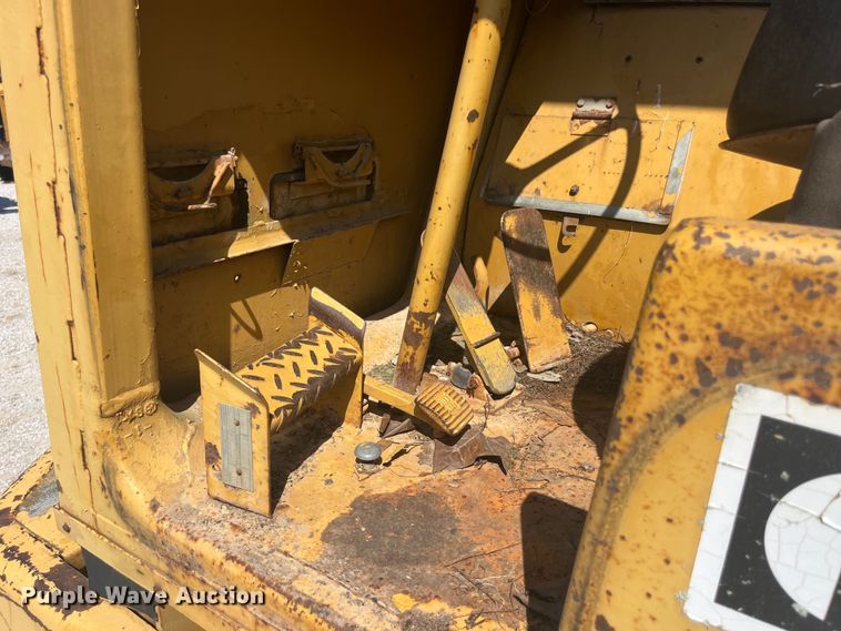 image for item EK8982 1982 Caterpillar  613B scraper