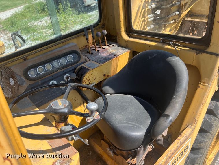 image for item EK8982 1982 Caterpillar  613B scraper