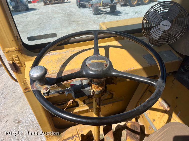 image for item EK8982 1982 Caterpillar  613B scraper