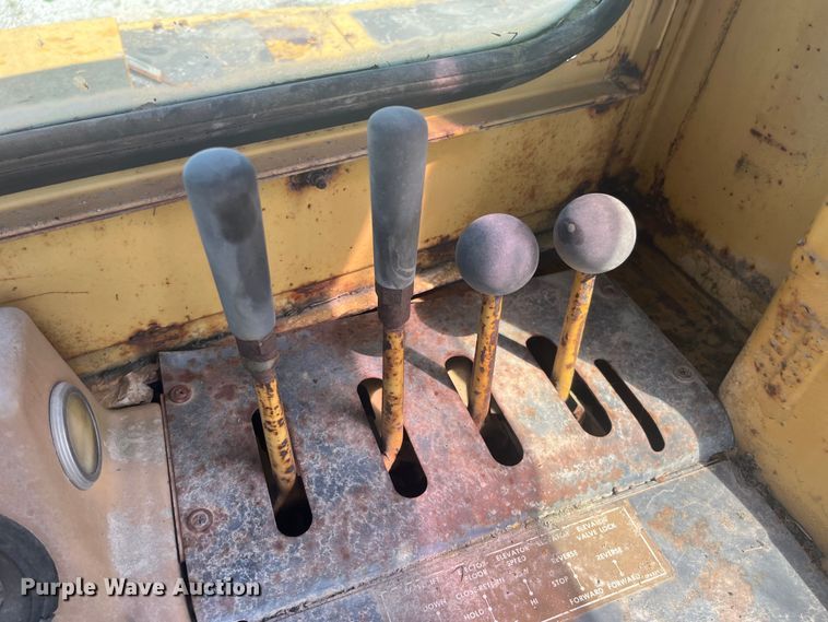 image for item EK8982 1982 Caterpillar  613B scraper