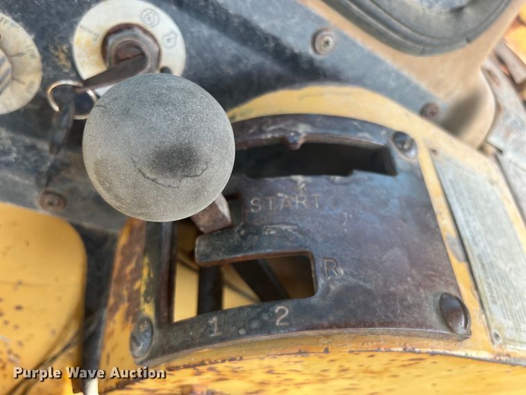 image for item EK8982 1982 Caterpillar  613B scraper