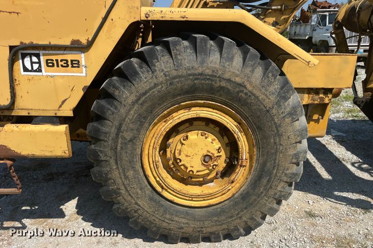 image for item EK8982 1982 Caterpillar  613B scraper