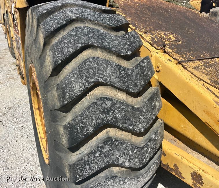 image for item EK8982 1982 Caterpillar  613B scraper