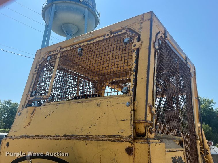 image for item EK8983 1990 Caterpillar  D6D PS dozer