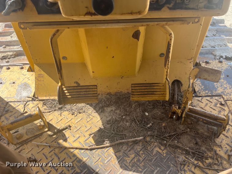 image for item EK8983 1990 Caterpillar  D6D PS dozer