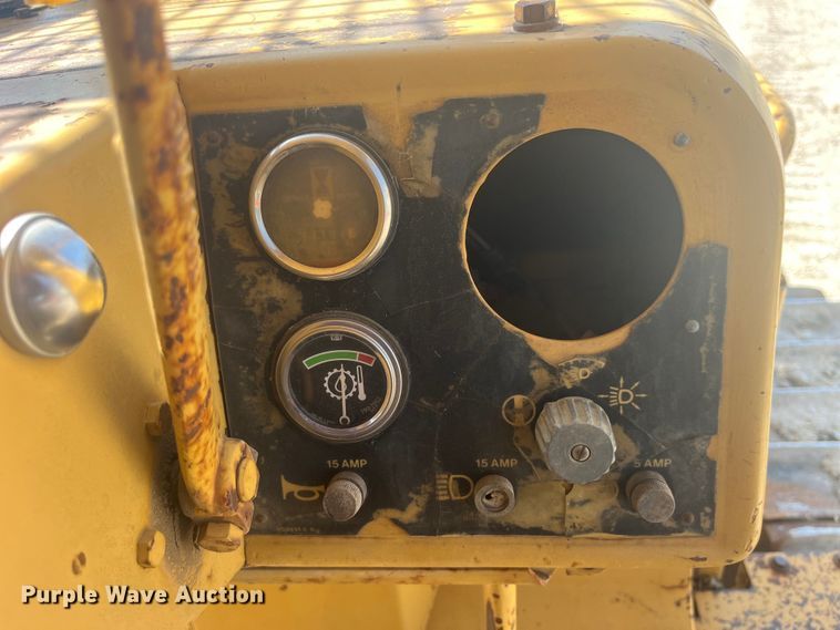 image for item EK8983 1990 Caterpillar  D6D PS dozer