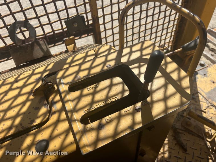 image for item EK8983 1990 Caterpillar  D6D PS dozer