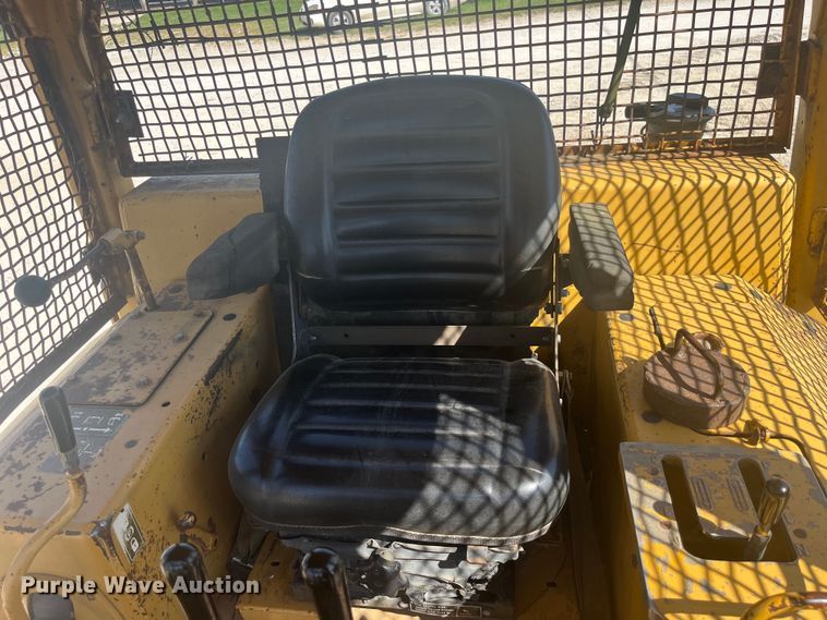 image for item EK8984 1995 Caterpillar  D6EPS dozer