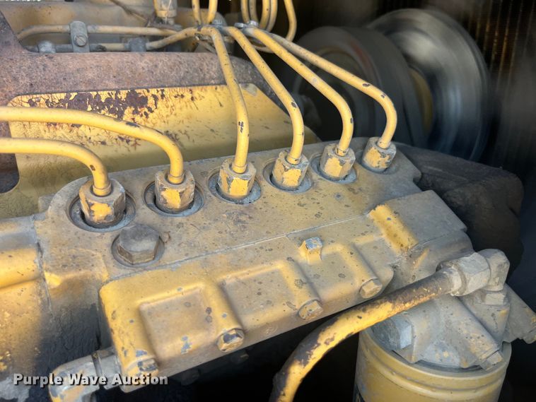 image for item EK8984 1995 Caterpillar  D6EPS dozer