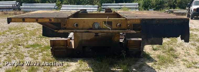 image for item EK8994 2002 Eager Beaver 35GSL lowboy equipment trailer