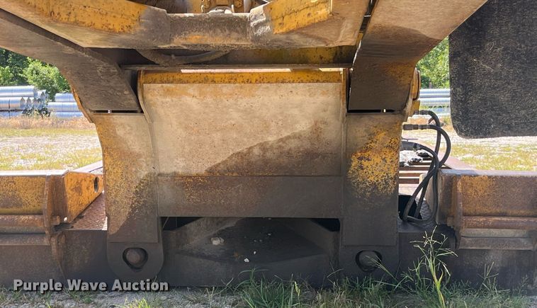 image for item EK8994 2002 Eager Beaver 35GSL lowboy equipment trailer