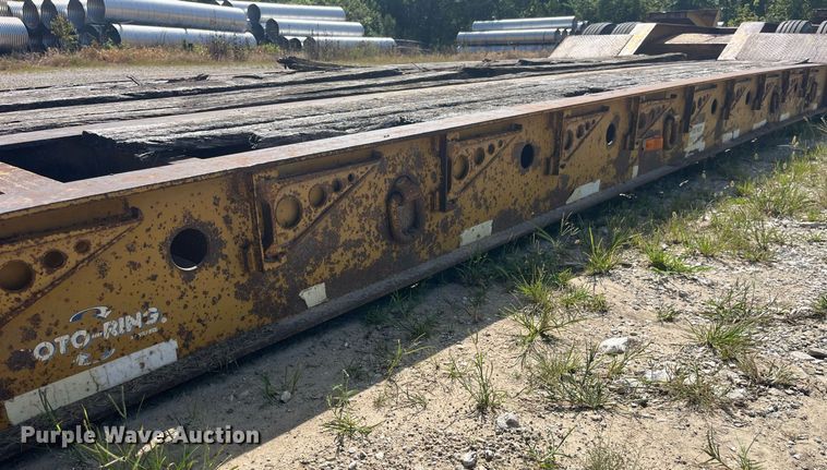 image for item EK8994 2002 Eager Beaver 35GSL lowboy equipment trailer