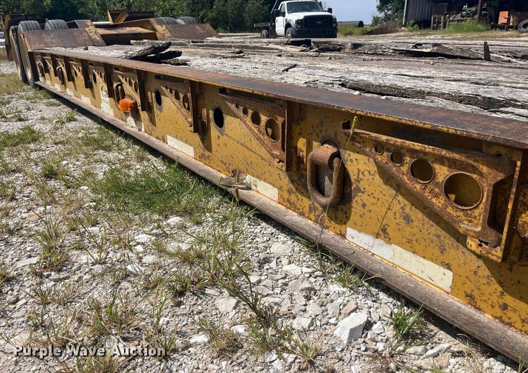 image for item EK8994 2002 Eager Beaver 35GSL lowboy equipment trailer