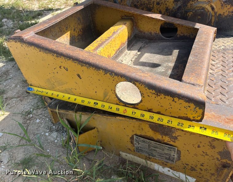 image for item EK8994 2002 Eager Beaver 35GSL lowboy equipment trailer