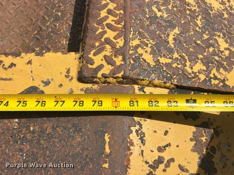 image for item EK8994 2002 Eager Beaver 35GSL lowboy equipment trailer