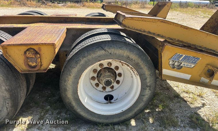 image for item EK8994 2002 Eager Beaver 35GSL lowboy equipment trailer