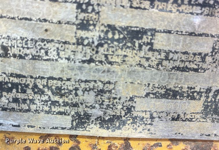 image for item EK8994 2002 Eager Beaver 35GSL lowboy equipment trailer