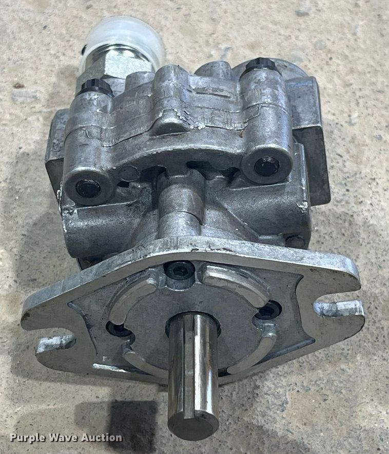 image for item EK8994 2002 Eager Beaver 35GSL lowboy equipment trailer