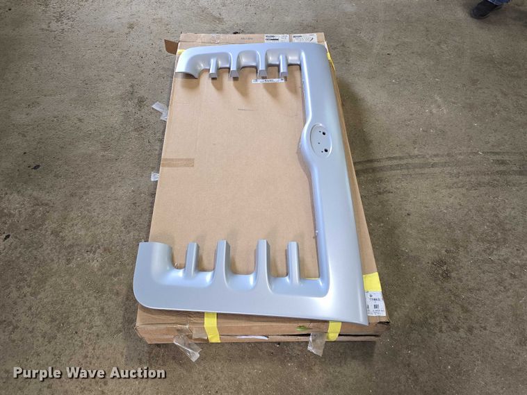 image for item KA9866 (2) Sterling truck grilles