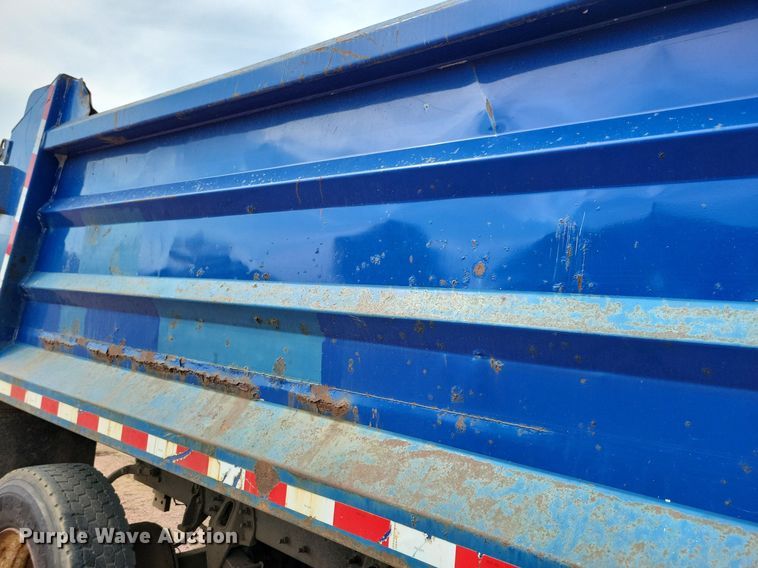 image for item KA9867 2005 International 7400 dump truck