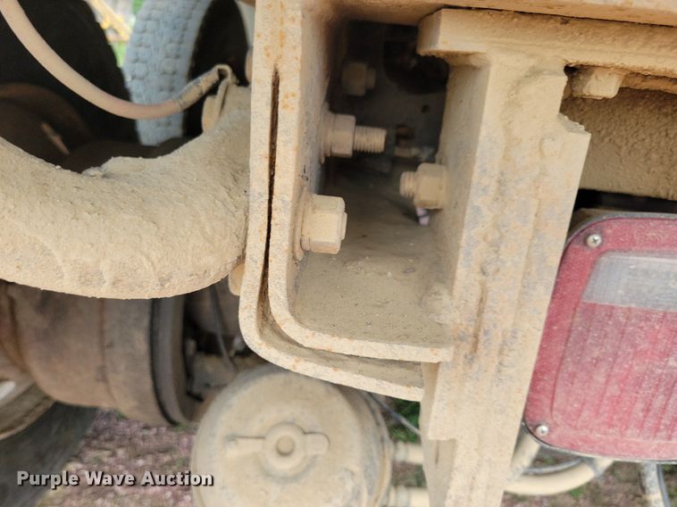 image for item KA9867 2005 International 7400 dump truck