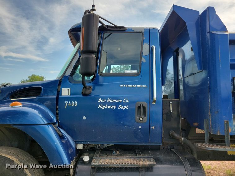 image for item KA9867 2005 International 7400 dump truck