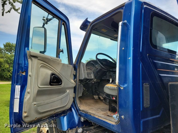 image for item KA9867 2005 International 7400 dump truck