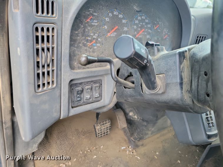 image for item KA9867 2005 International 7400 dump truck