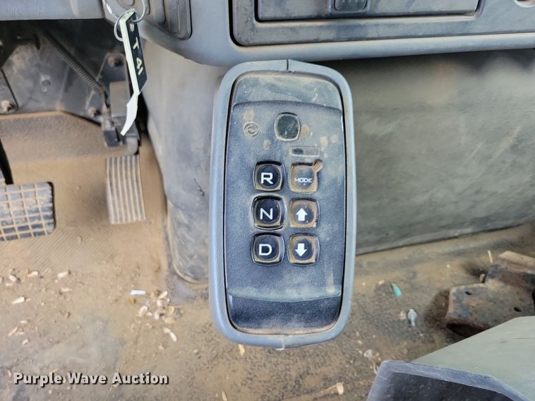 image for item KA9867 2005 International 7400 dump truck