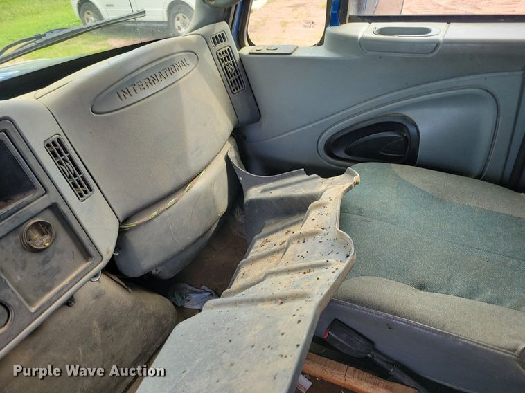 image for item KA9867 2005 International 7400 dump truck