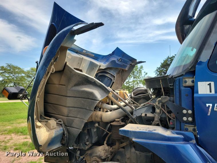 image for item KA9867 2005 International 7400 dump truck