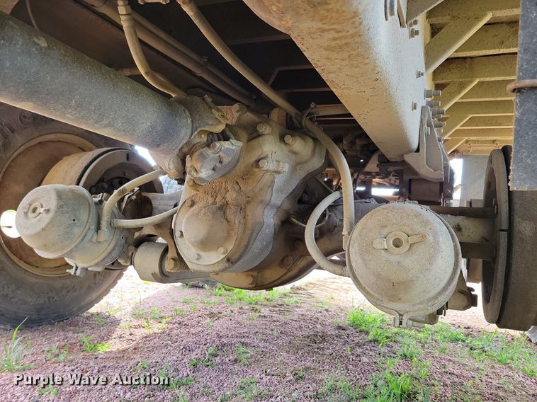 image for item KA9867 2005 International 7400 dump truck