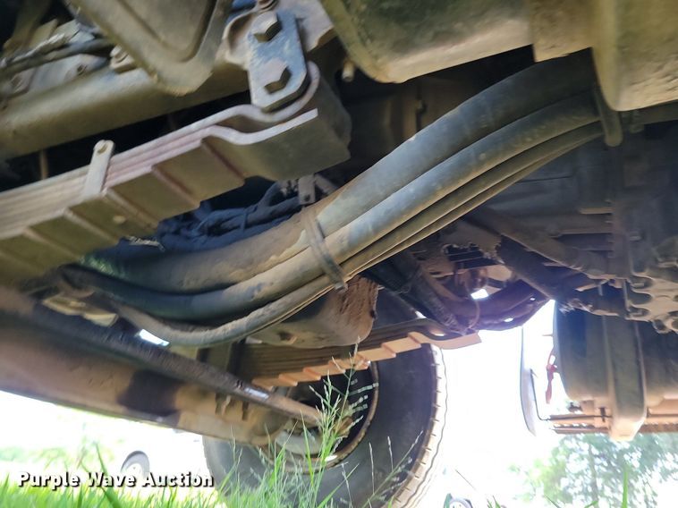 image for item KA9867 2005 International 7400 dump truck