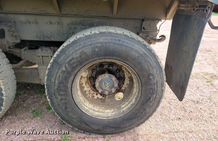 image for item KA9867 2005 International 7400 dump truck