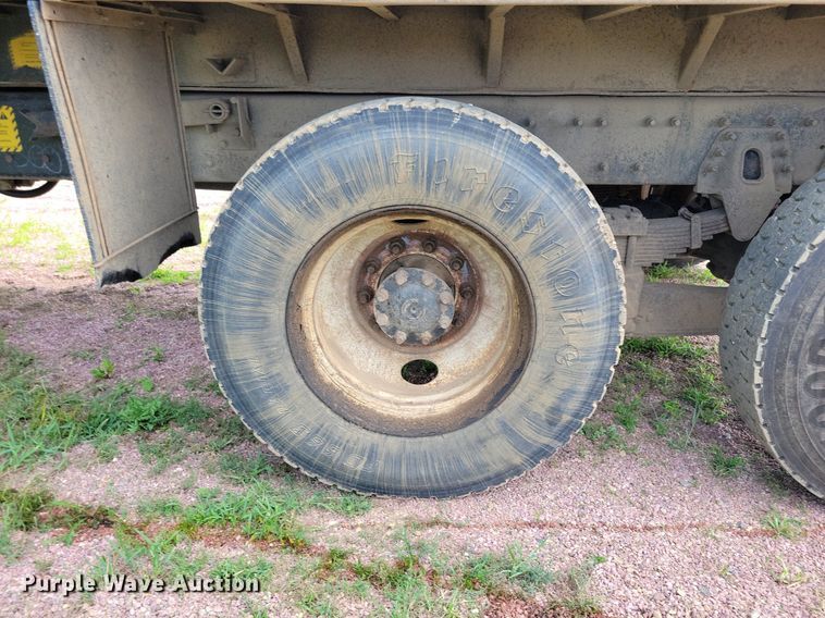 image for item KA9867 2005 International 7400 dump truck