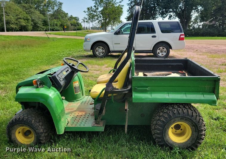 image for item KA9868 1998 John Deere Gator utility vehicle