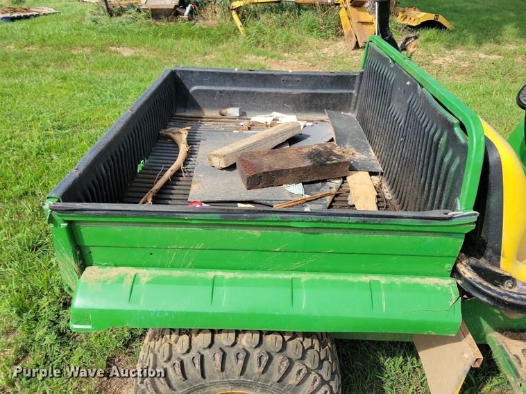 image for item KA9868 1998 John Deere Gator utility vehicle