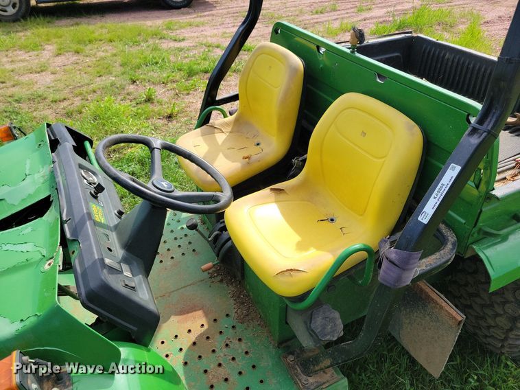 image for item KA9868 1998 John Deere Gator utility vehicle