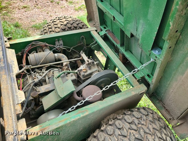 image for item KA9868 1998 John Deere Gator utility vehicle