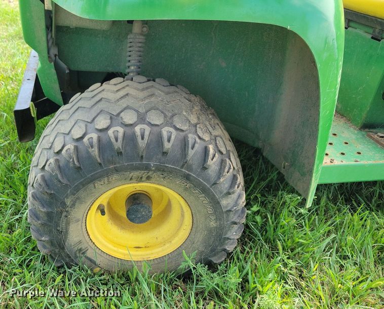 image for item KA9868 1998 John Deere Gator utility vehicle