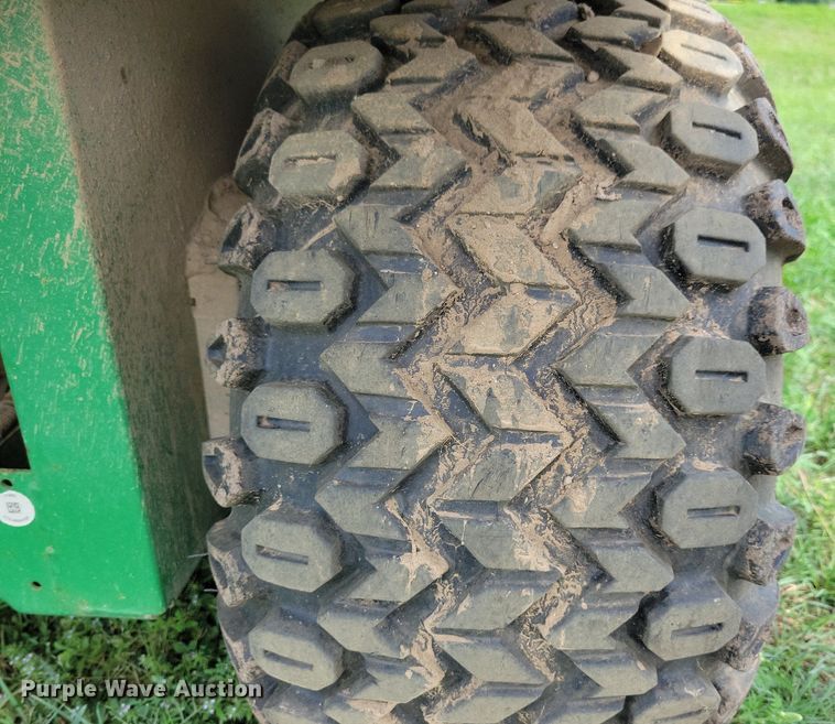 image for item KA9868 1998 John Deere Gator utility vehicle