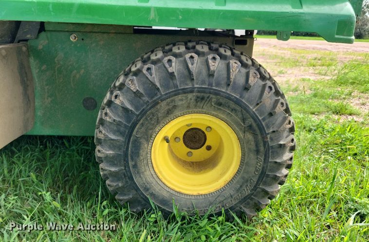 image for item KA9868 1998 John Deere Gator utility vehicle