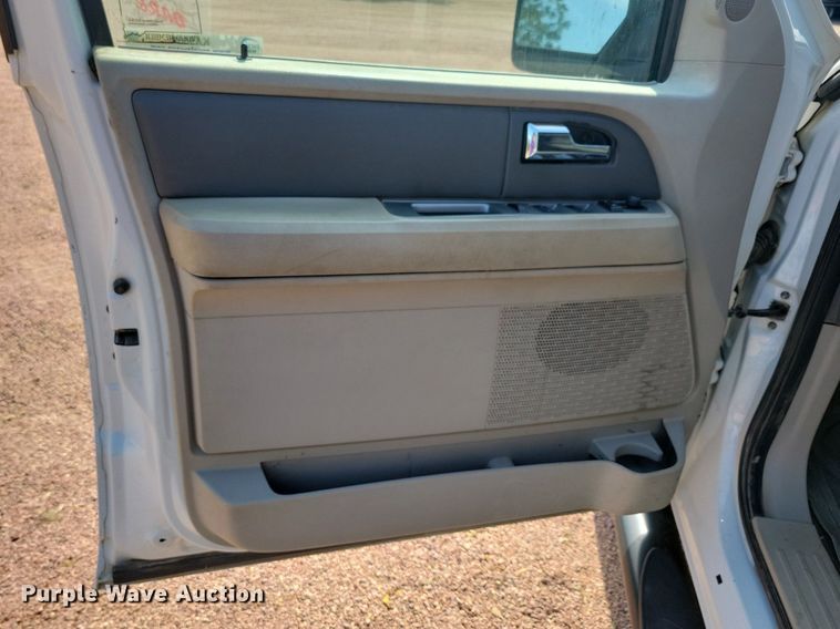 image for item KA9869 2008 Ford Expedition SUV